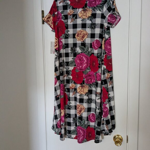 LulaRoe Short Sleeve Dress - Picture 5 of 6